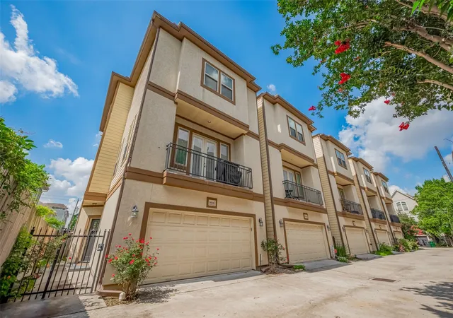 Photo 2 of Single family home for sale at 2604 Bevis St #E, Houston, TX 77008 | MLS# 69721507 | Listing updated on 2026-09-06