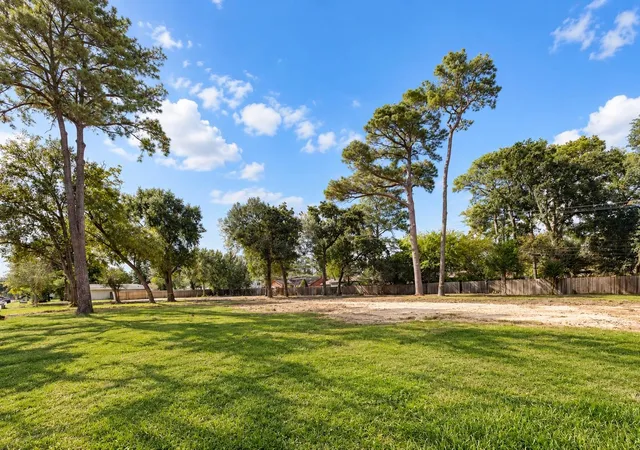 Photo 1 of Sale Pending at 10234 Ivyridge Rd, Houston, TX 77043 | MLS# 58522167 | Listing updated on 2026-10-05
