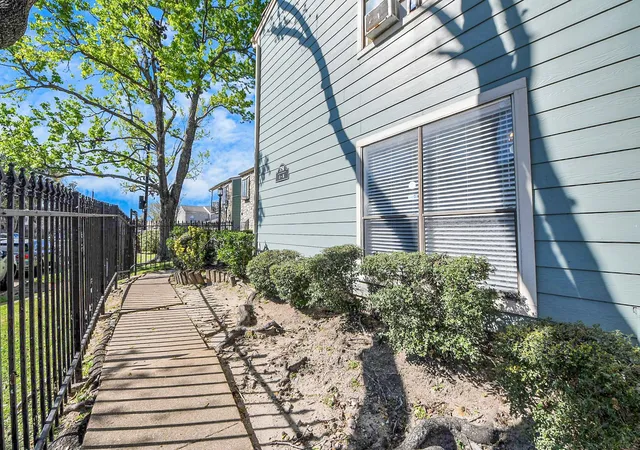 Photo 4 of Condo for sale at 3750 Tanglewilde St #A7, Houston, TX 77063 | MLS# 45495492 | Listing updated on 2026-09-23