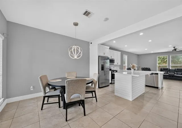 Photo 4 of Single family home for sale at 14511 Painted Sands Trl, Houston, TX 77049 | MLS# 94930173 | Listing updated on 2026-09-23