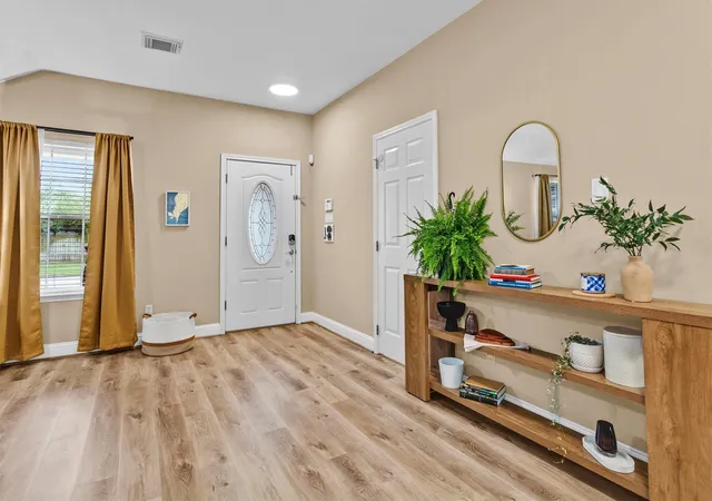 Photo 4 of Single family home for sale at 19526 Stillhouse Dr, Tomball, TX 77375 | MLS# 49090681 | Listing updated on 2026-10-09