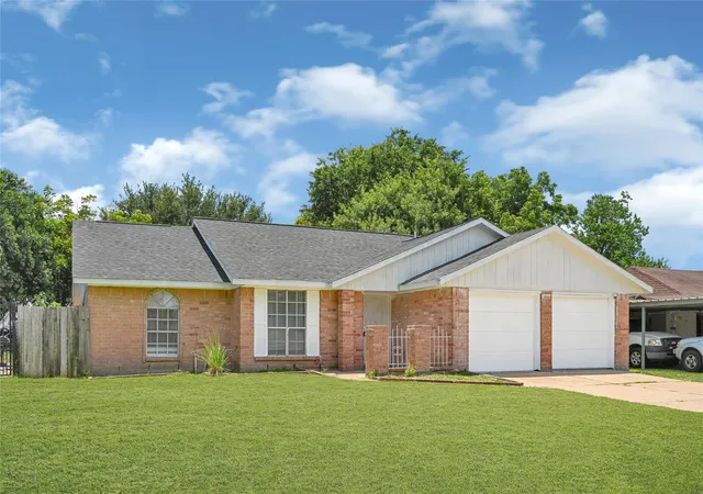 Photo 1 of Single family home for sale at 1123 Fallbrook Dr, Houston, TX 77038 | MLS# 76916825 | Listing updated on 2026-09-12
