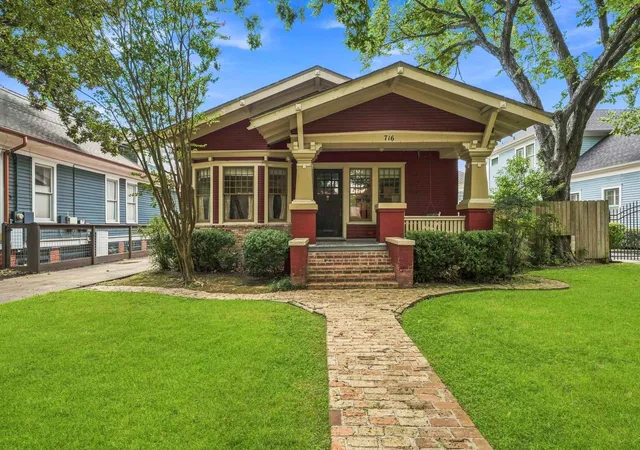 Photo 1 of Sale Pending at 716 Euclid St, Houston, TX 77009 | MLS# 46681070 | Listing updated on 2026-09-15