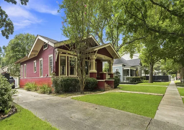 Photo 4 of Sale Pending at 716 Euclid St, Houston, TX 77009 | MLS# 46681070 | Listing updated on 2026-09-15