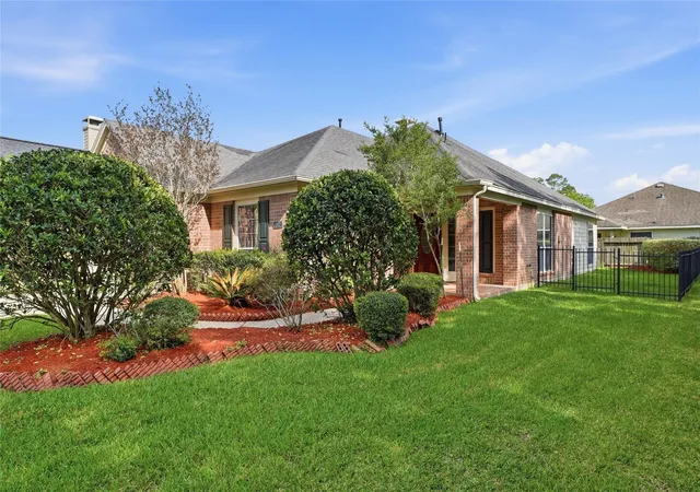 Photo 3 of Single family home for sale at 1502 Lauren Crk Ln, Spring, TX 77386 | MLS# 33504190 | Listing updated on 2026-09-05