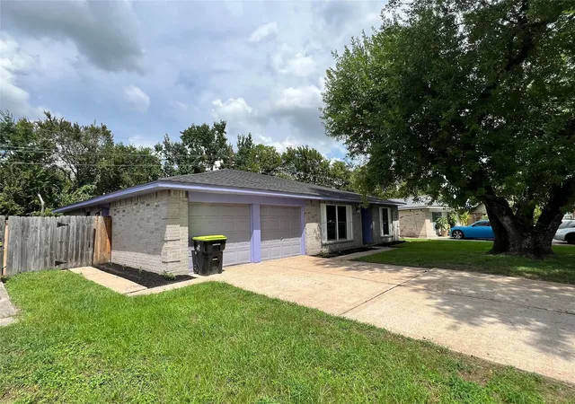 Photo 2 of Single family home for sale at 9587 Sutter Park Ln, Houston, TX 77086 | MLS# 75986359 | Listing updated on 2026-09-12
