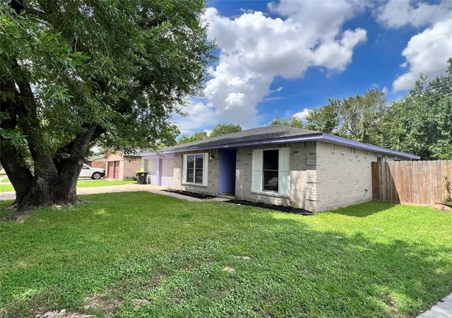 Photo 3 of Single family home for sale at 9587 Sutter Park Ln, Houston, TX 77086 | MLS# 75986359 | Listing updated on 2026-09-12
