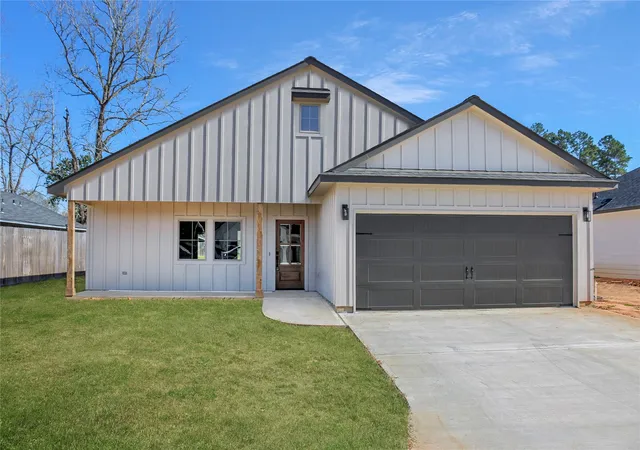 Photo 1 of Single family home for sale at 21 Bluegill Dr, Shepherd, TX 77371 | MLS# 76625807 | Listing updated on 2026-09-02