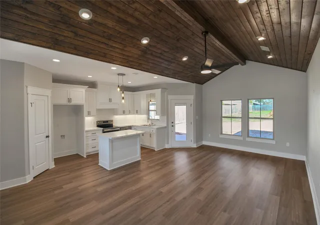 Photo 2 of Single family home for sale at 21 Bluegill Dr, Shepherd, TX 77371 | MLS# 76625807 | Listing updated on 2026-09-02