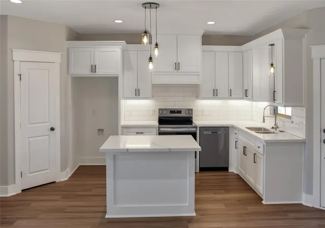 Photo 4 of Single family home for sale at 21 Bluegill Dr, Shepherd, TX 77371 | MLS# 76625807 | Listing updated on 2026-09-02