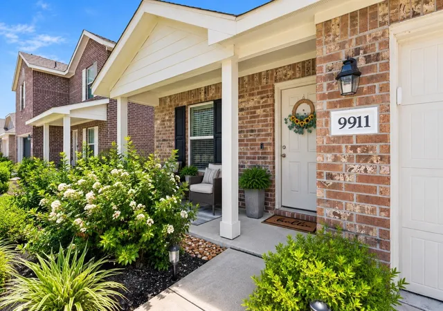 Photo 3 of Single family home for sale at 9911 Stoney Spring Ln, Baytown, TX 77521 | MLS# 58129350 | Listing updated on 2026-09-20