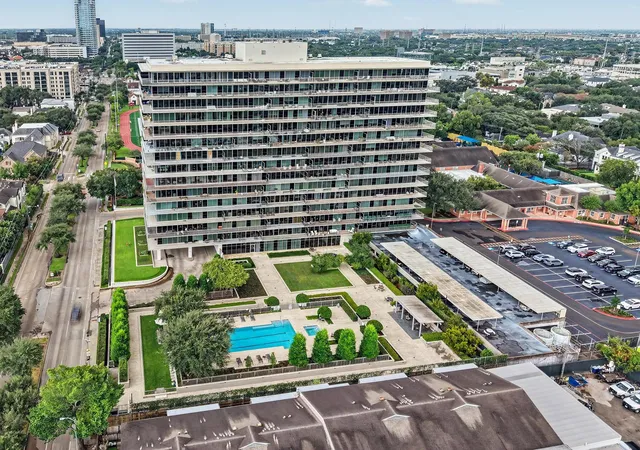 Photo 2 of Condo for sale at 2200 Willowick Rd #14D, Houston, TX 77027 | MLS# 22108987 | Listing updated on 2026-09-11