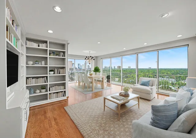 Listing Photo 4 - Condo for sale in building located at 2200 Willowick Rd, Houston, TX 77027 - Unit #14D