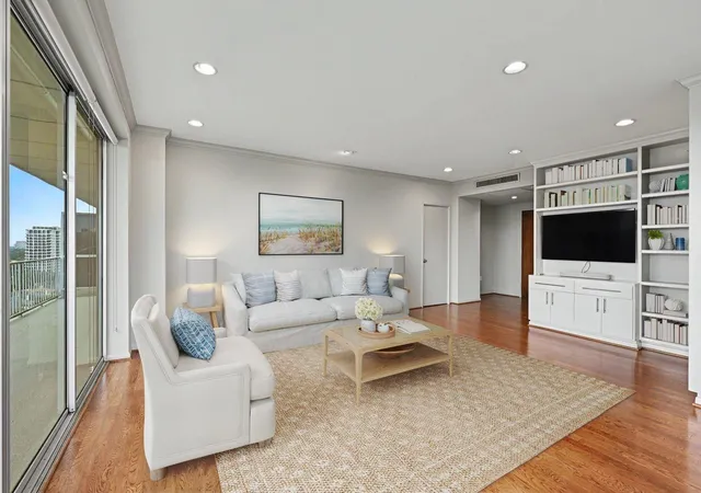Listing Photo 5 - Condo for sale in building located at 2200 Willowick Rd, Houston, TX 77027 - Unit #14D