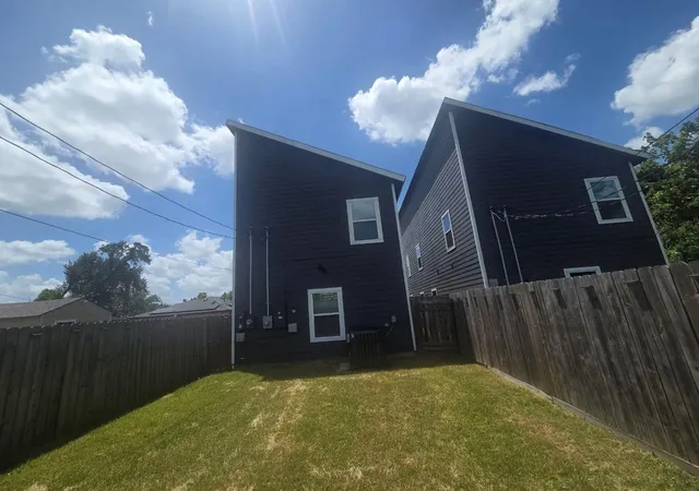 Listing Photo 4 - Condo for sale in building located at 6916 Tommye St, Houston, TX 77028 - Unit #A-B