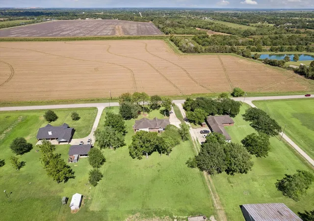 Photo 3 of Single family home for sale at 6210 County Rd 170, Alvin, TX 77511 | MLS# 10489494 | Listing updated on 2026-10-06