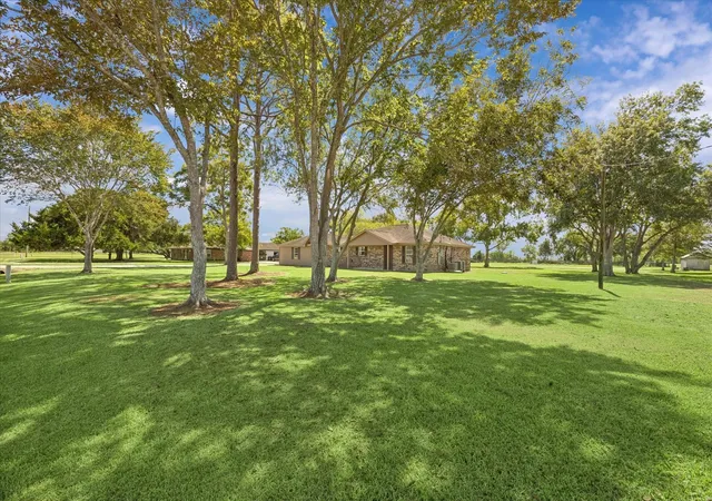 Photo 4 of Single family home for sale at 6210 County Rd 170, Alvin, TX 77511 | MLS# 10489494 | Listing updated on 2026-10-06