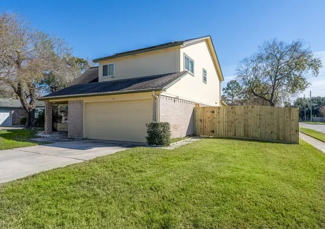 Photo 1 of Single family home for sale at 7119 Sandy Knls Dr, Spring, TX 77379 | MLS# 38443610 | Listing updated on 2026-09-13