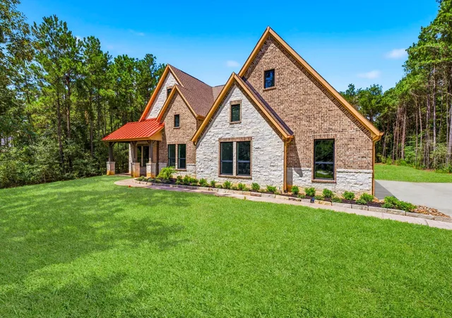 Photo 3 of Single family home for sale at 12956 Shady Woods Ct, Montgomery, TX 77316 | MLS# 27369307 | Listing updated on 2026-09-11