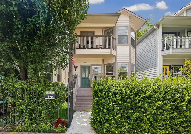 Photo 1 of Single family home for sale at 2309 Nicholson St, Houston, TX 77008 | MLS# 3071462 | Listing updated on 2026-09-17