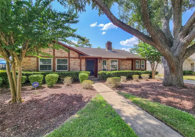 Photo 2 of Single family home for sale at 12322 Vanderheath Dr, Houston, TX 77031 | MLS# 54313467 | Listing updated on 2026-10-04
