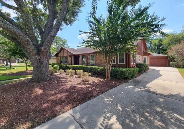 Photo 3 of Single family home for sale at 12322 Vanderheath Dr, Houston, TX 77031 | MLS# 54313467 | Listing updated on 2026-10-04