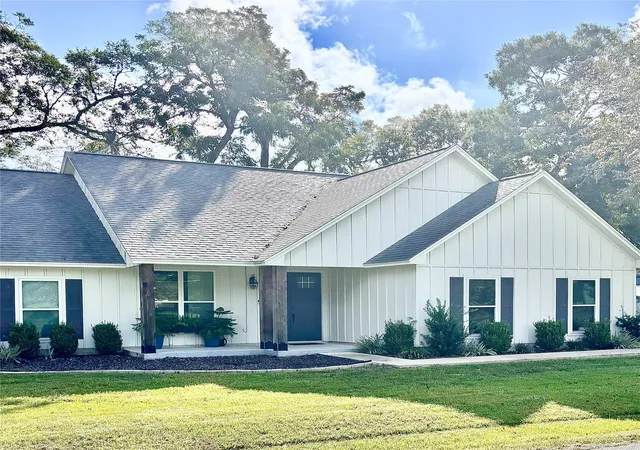 Photo 1 of Single family home for sale at 502 Tall Timber Dr, West Columbia, TX 77486 | MLS# 24578807 | Listing updated on 2026-10-09