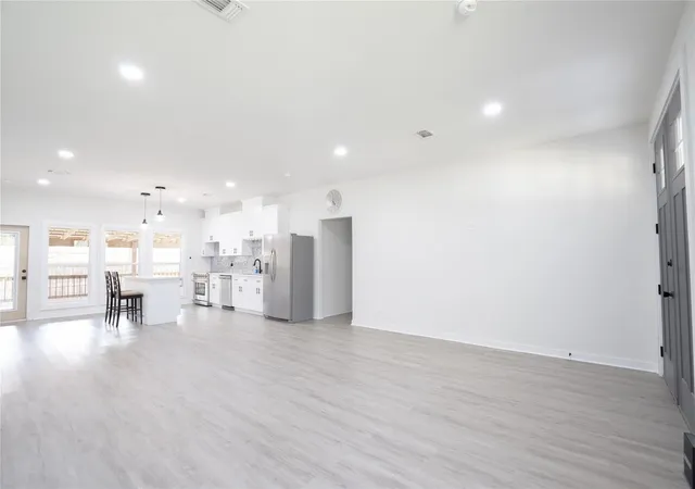 Photo 3 of Single family home for sale at 502 Tall Timber Dr, West Columbia, TX 77486 | MLS# 24578807 | Listing updated on 2026-10-09