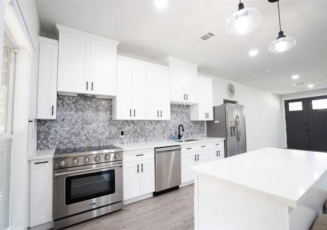 Photo 4 of Single family home for sale at 502 Tall Timber Dr, West Columbia, TX 77486 | MLS# 24578807 | Listing updated on 2026-10-09