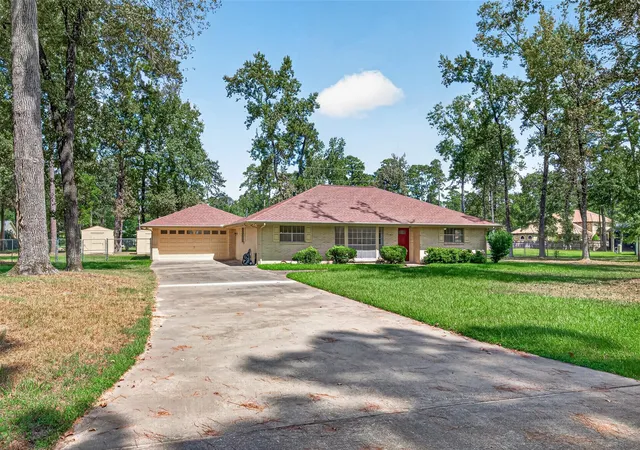 Photo 3 of Single family home for sale at 1531 Sycamore Ln, Kingwood, TX 77339 | MLS# 44480117 | Listing updated on 2026-09-24