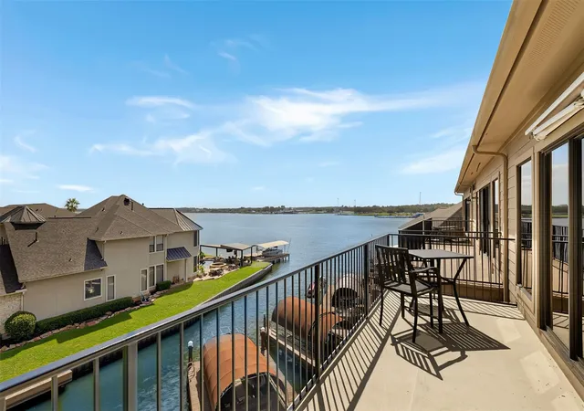 Listing Photo 4 - Condo for sale in building located at 358 Old Aqua Lndg E, Montgomery, TX 77356