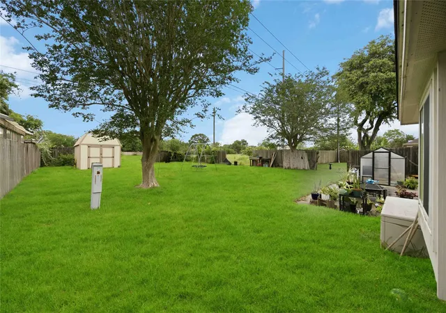 Photo 3 of Single family home for sale at 2118 Aberdeen Dr, League City, TX 77573 | MLS# 46755349 | Listing updated on 2026-10-06