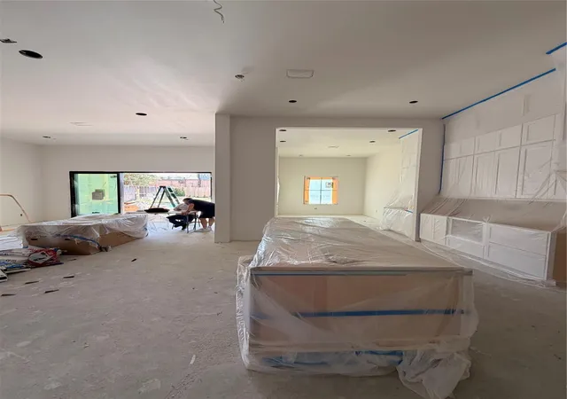 Photo 4 of Single family home for sale at 4727 Waring St, Houston, TX 77027 | MLS# 63909405 | Listing updated on 2026-09-14