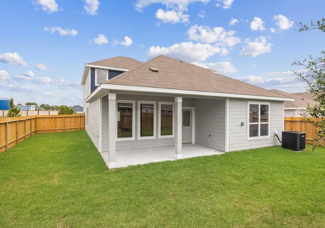 Photo 2 of Single family home for sale at 521 Navy Clouds Dr, Waller, TX 77484 | MLS# 24092795 | Listing updated on 2026-09-03