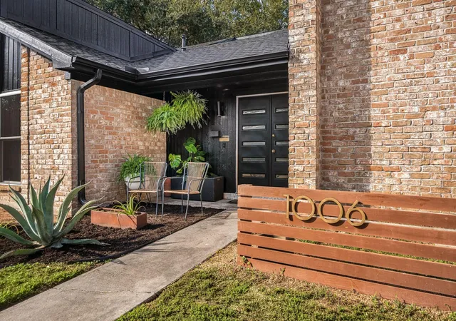 Photo 2 of Single family home for sale at 1006 Indian Ridge Ct, Katy, TX 77450 | MLS# 83192659 | Listing updated on 2026-09-16