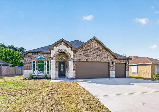 Photo 2 of Single family home for sale at 710 Hackberry St, La Marque, TX 77568 | MLS# 84831238 | Listing updated on 2026-09-19