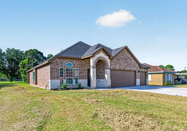 Photo 3 of Single family home for sale at 710 Hackberry St, La Marque, TX 77568 | MLS# 84831238 | Listing updated on 2026-09-19