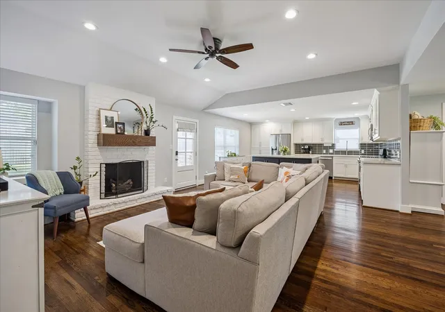 Photo 3 of Sale Pending at 5819 Cheena Dr, Houston, TX 77096 | MLS# 39258229 | Listing updated on 2026-09-21