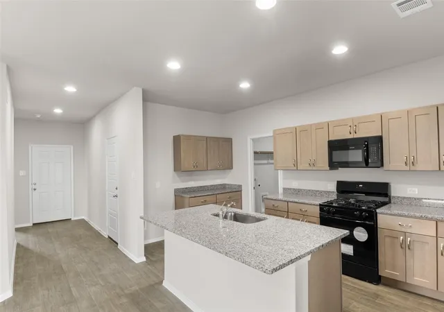 Photo 3 of Single family home for sale at 4622 Coral Bean St, Pinehurst, TX 77362 | MLS# 67863651 | Listing updated on 2026-10-07