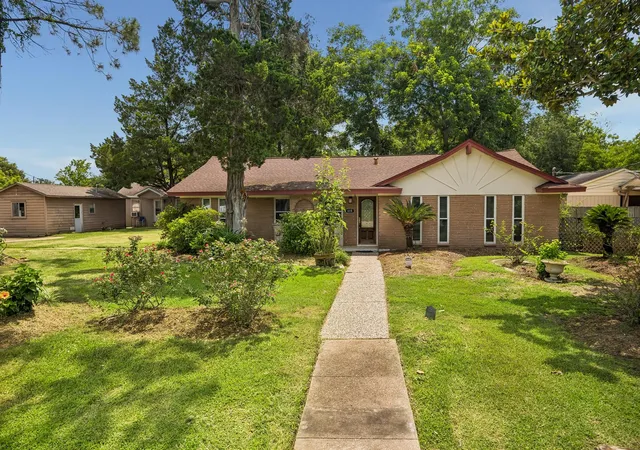 Photo 1 of Single family home for sale at 413 Mebane Ln, Rosenberg, TX 77471 | MLS# 95818592 | Listing updated on 2026-09-14