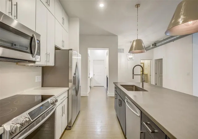Photo 2 of Condo for sale at 1901 Post Oak Blvd #2110, Houston, TX 77056 | MLS# 41065338 | Listing updated on 2026-10-07