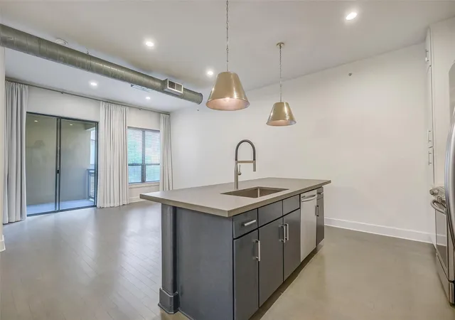 Photo 3 of Condo for sale at 1901 Post Oak Blvd #2110, Houston, TX 77056 | MLS# 41065338 | Listing updated on 2026-10-07