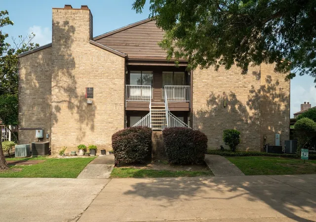 Photo 1 of Condo for sale at 6633 W Airport Blvd #916, Houston, TX 77035 | MLS# 77802162 | Listing updated on 2026-09-04