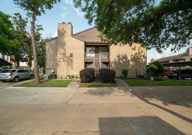 Photo 2 of Condo for sale at 6633 W Airport Blvd #916, Houston, TX 77035 | MLS# 77802162 | Listing updated on 2026-09-04