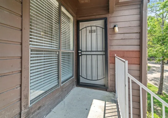 Photo 3 of Condo for sale at 6633 W Airport Blvd #916, Houston, TX 77035 | MLS# 77802162 | Listing updated on 2026-09-04