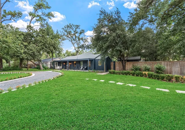 Photo 1 of Single family home for sale at 802 W 41st Street, Houston, TX 77018 | MLS# 45855826 | Listing updated on 2026-10-07