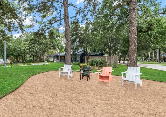 Photo 3 of Single family home for sale at 802 W 41st Street, Houston, TX 77018 | MLS# 45855826 | Listing updated on 2026-10-07