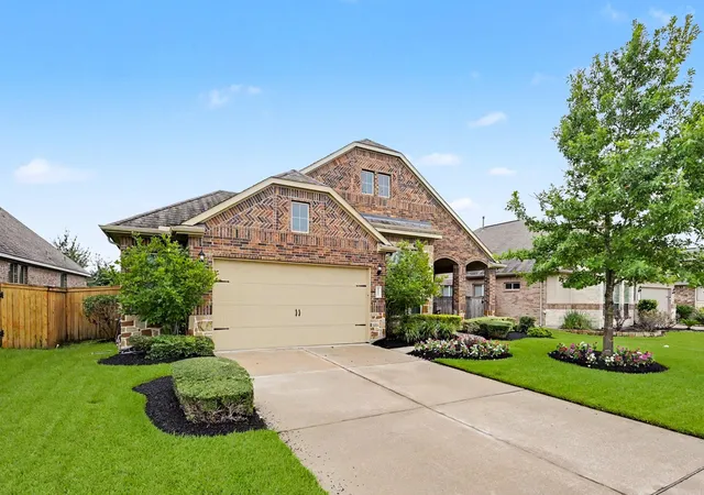Photo 3 of Single family home for sale at 31127 Yellow Dawn Ln, Hockley, TX 77447 | MLS# 8499725 | Listing updated on 2026-10-07