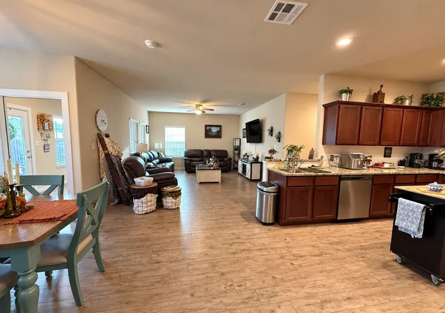 Photo 3 of Single family home for sale at 620 W Sheldon Ave, Thrall, TX 76578 | MLS# 37339613 | Listing updated on 2026-10-08