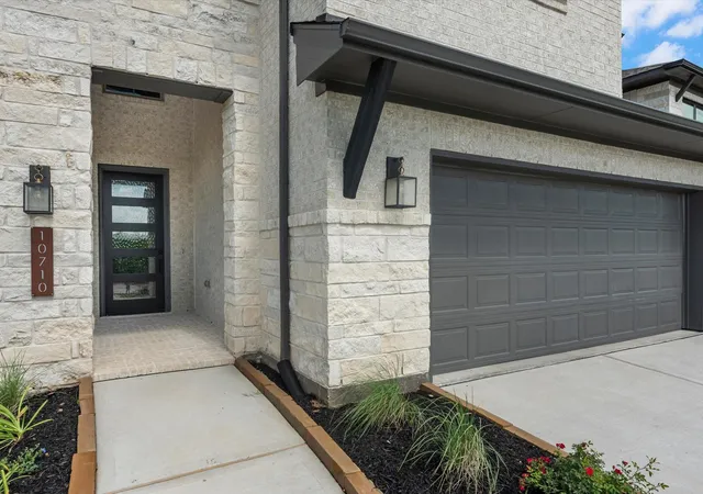 Photo 2 of Single family home for sale at 10710 Ursa St, Richmond, TX 77469 | MLS# 50451782 | Listing updated on 2026-10-08